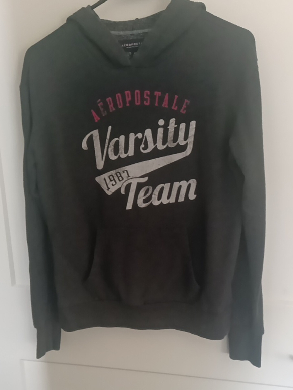 AEROPOSTALE Varsity Team Dark Gray Pullover Hoodie Varsity 1987 Team Graphic